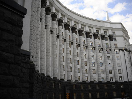 Кабмин Украины перенаправил на лечение граждан за рубежом 100 млн грн