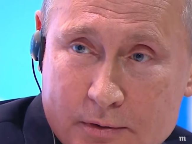 Путин об отравлении "Новичком" в Великобритании: Приехали какие-то мужики и начали травить бомжей. Это что за бред? В очистке они работают? Видео