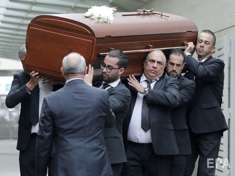 ﻿У Барселоні поховали Кабальє. Фоторепортаж