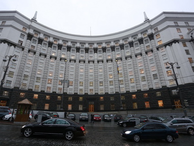 Яценюк завизировал закон "Об очищении власти" и передал его в Администрацию президента