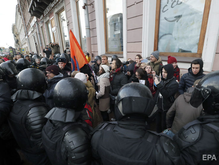 В Москве и Санкт-Петербурге задержали участников акции "За ваших и наших детей" в поддержку подозреваемых в экстремизме