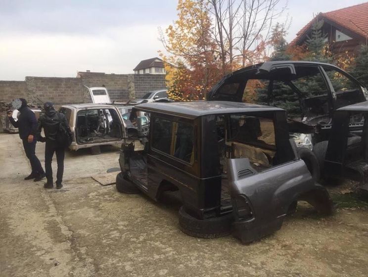 Обнаружен склад элитных автомобилей, угнанных в Киеве и области – прокуратура