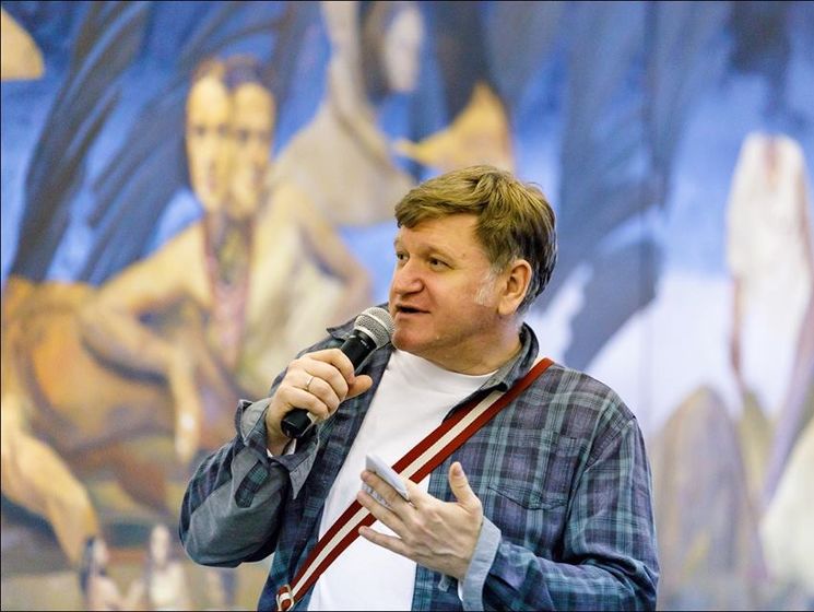 ﻿Власник галереї Карась повідомив, що РФ занесла його до санкційного списку, імовірно, сплутавши з "повним тезкою" із С14