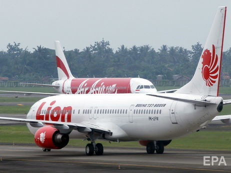 На месте крушения Boeing 737 в Индонезии нашли обломок шасси