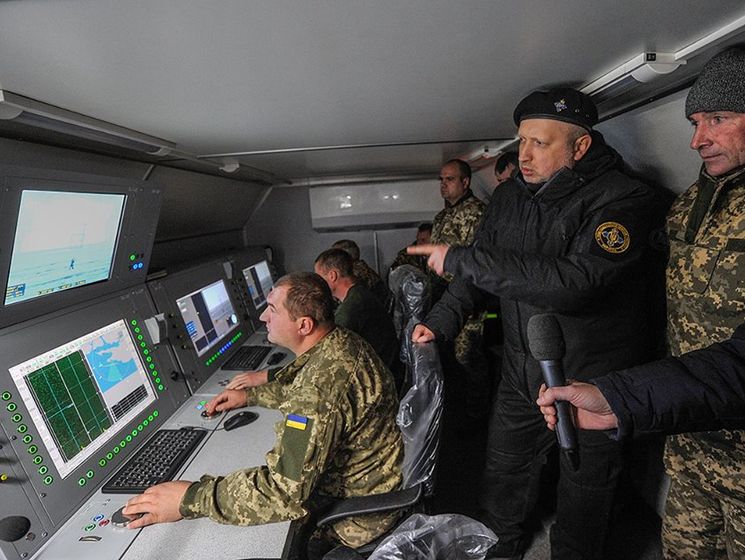 Турчинов сообщил, что цель ракетных стрельб у Крыма – отработка системы противовоздушной обороны