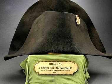 На аукционе во Франции выставят шляпу Наполеона