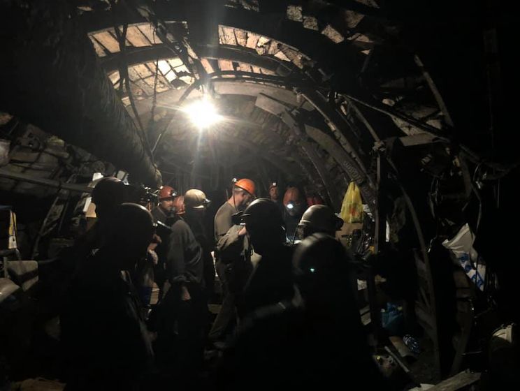 Горняки "Лисичанскугля" прекратили подземный протест