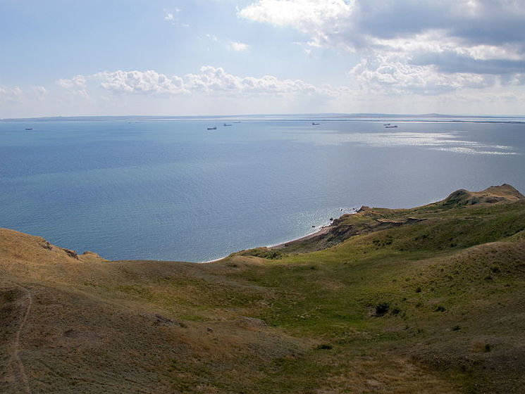 В Керченском проливе затонула баржа с зерном