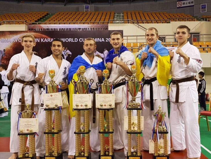 Украинцы выиграли две золотые медали на Кубке мира по карате