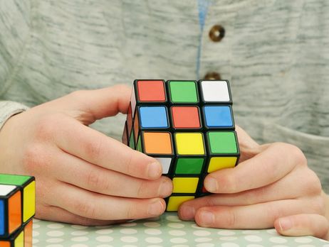 ﻿Кубик Рубіка: хто і коли створив популярну головоломку