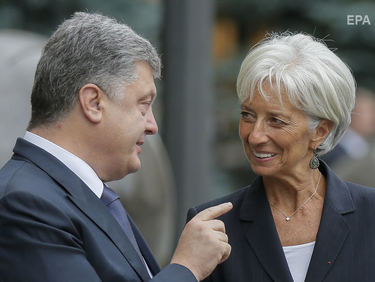 "Военное положение не повлияет на взаимодействие Украины с МВФ". Порошенко поговорил по телефону с Лагард