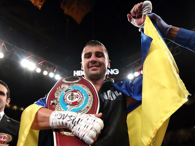 Украинский боксер Гвоздик нокаутировал канадца Стивенсона и завоевал пояс WBC