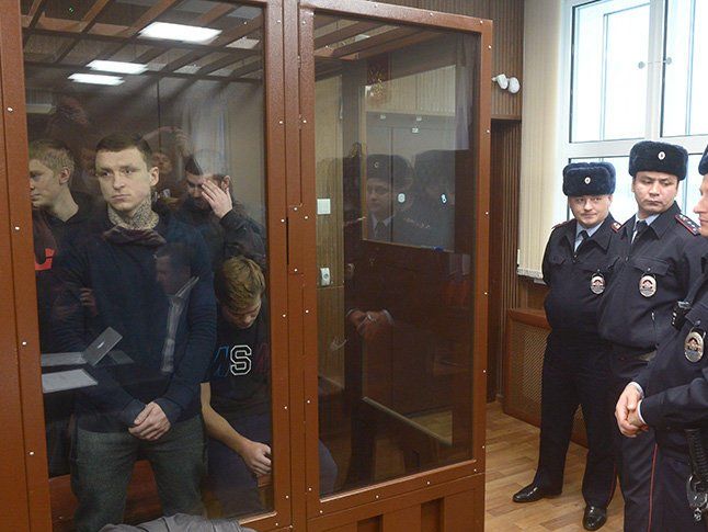 Суд продлил арест российских футболистов Кокорина и Мамаева до февраля 2019 года