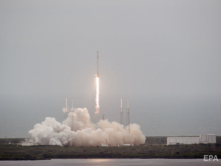 ﻿У США стартувала ракета Falcon 9 із вантажем для МКС