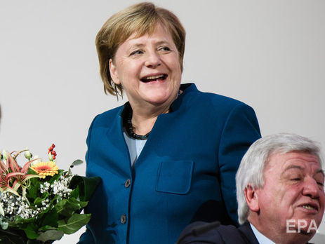 Меркель объявила об уходе с поста лидера ХДС, однопартийцы проводили ее девятиминутной овацией. Видео