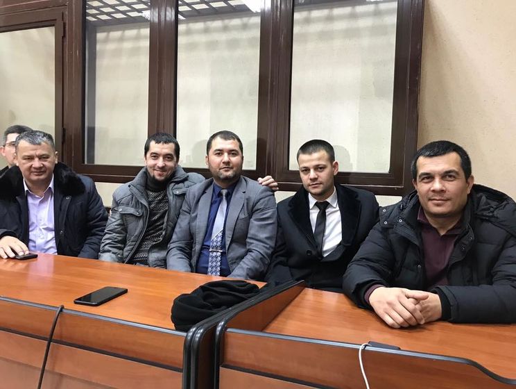 ﻿Наумлюк повідомив, що Курбедінова у кримському "суді" захищало 13 адвокатів