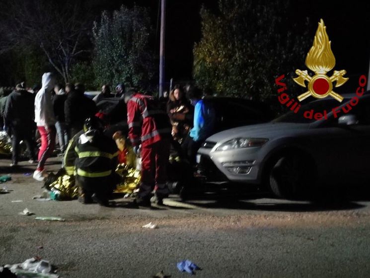 В Италии в ночном клубе шесть человек погибли в результате давки