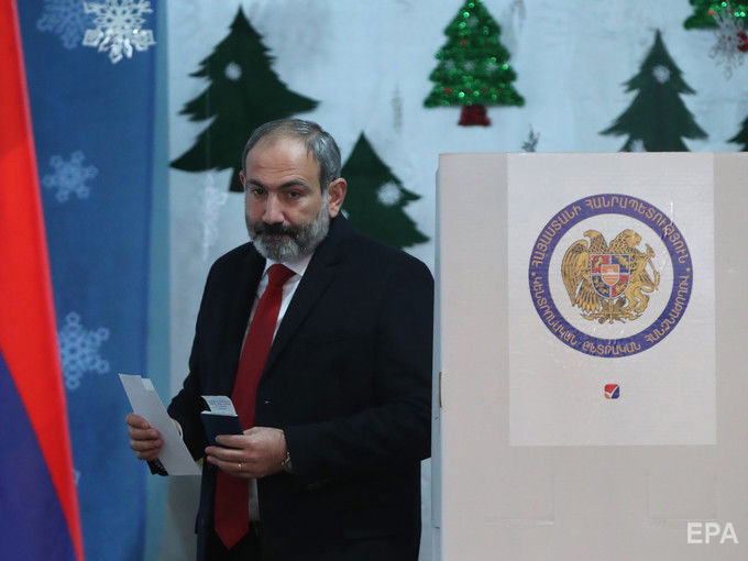 По предварительным данным, в Армении на выборах в парламент лидирует блок Никола Пашиняна