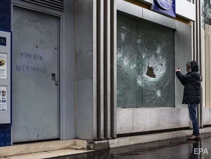Спецслужбы Франции расследуют возможное российское вмешательство в протестах "желтых жилетов"