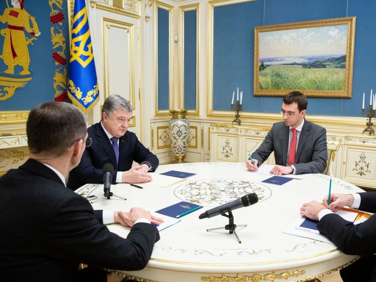 Порошенко потребовал прекратить увольнения почтальонов "Укрпошти" и обеспечить доставку пенсий украинцам