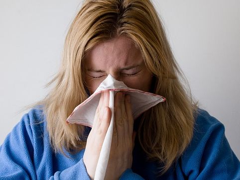 ﻿Захворюваність на грип та ГРВІ в Україні перевищила епідпоріг, одна людина померла – МОЗ