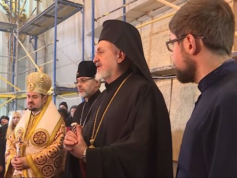 ﻿В Андріївській церкві та Києві відбулася перша літургія Вселенського патріархату. Відео