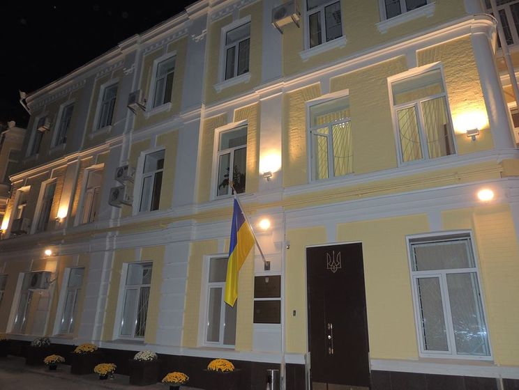 Печерский суд разморозил 26 счетов фирм, близких к “семье” Януковича