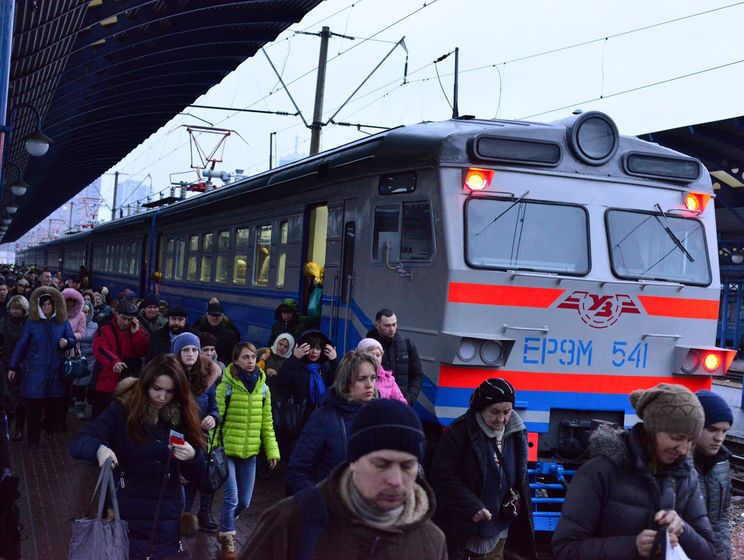 В 2019 году "Укрзалізниця" планирует дважды поднять тарифы на внутренние пассажирские перевозки