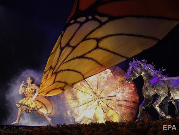 Путин о создании офиса Cirque du Soleil в России: Распахивать ворота иностранцам не стоит