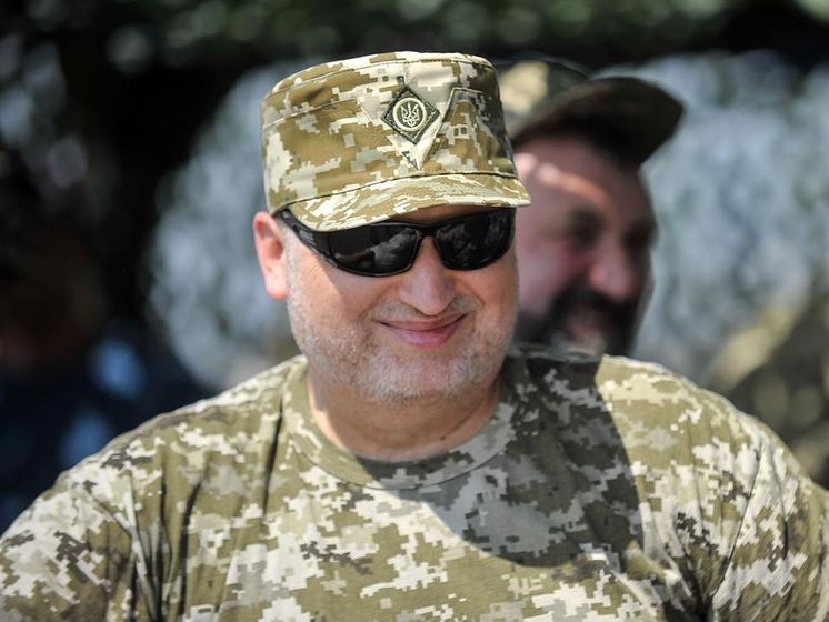﻿Турчинов не відкинув, що обмеження на в'їзд для росіян в Україну можуть залишитися після припинення воєнного стану