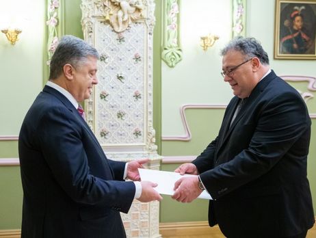 Порошенко обсудил с новым послом Венгрии 