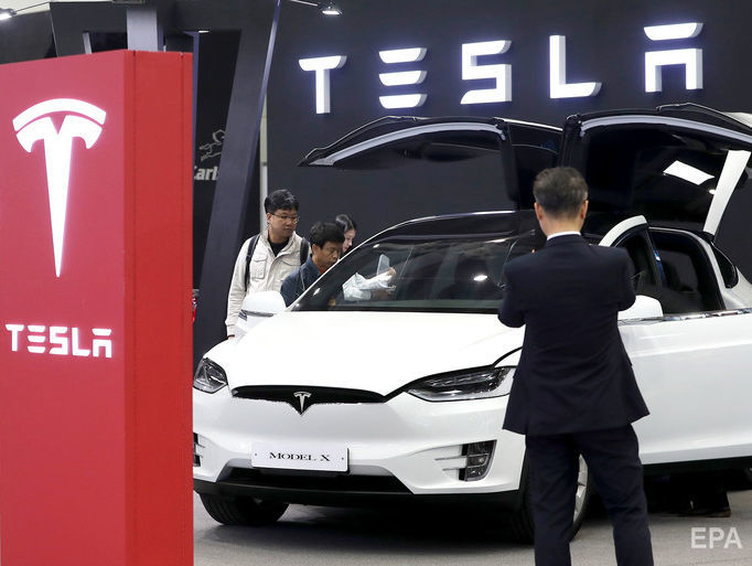 ﻿Компанія Tesla знизила ціни на всі свої автомобілі у США на $2 тис.