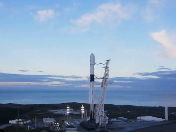 ﻿Ракета Falcon 9 спрямувала на орбіту 10 супутників зв'язку Iridium Next