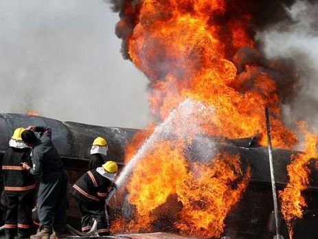 В Нигерии при взрыве бензовоза погибло не менее 20 человек