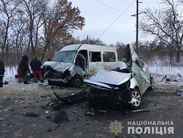 Полиция начала расследование ДТП в Харьковской области, в котором погибли четыре человека