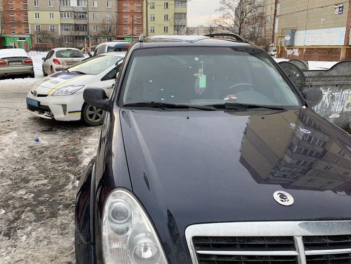 В Киеве обстреляли автомобиль сотрудников штаба Гриценко &ndash; "Гражданская позиция"