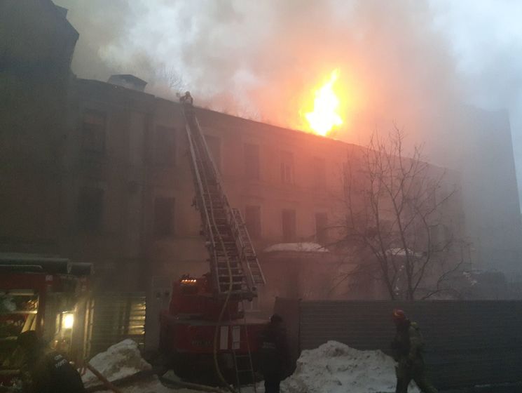 Пожар в нежилом здании в центре Киева локализовали