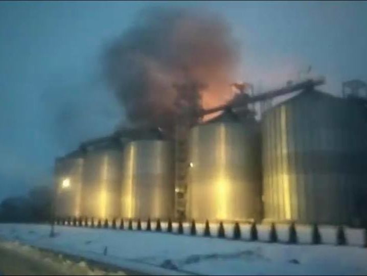 ﻿У Львівській області горить завод із виробництва рослинної олії