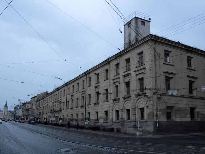 Замминистра юстиции: Горсовет требует отдать городу здание Львовского СИЗО. А нам что, заключенных по домам разбирать? 