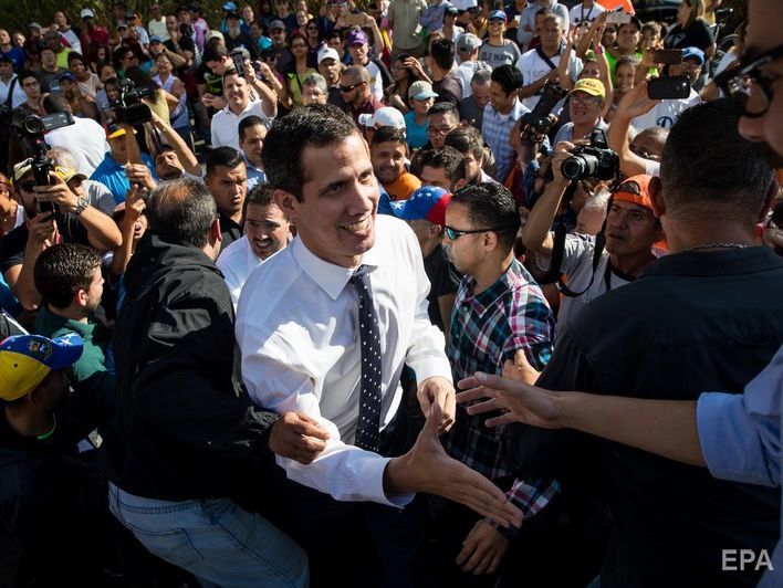В Венесуэле оппозиция отказалась от "фальшивого диалога" с Мадуро