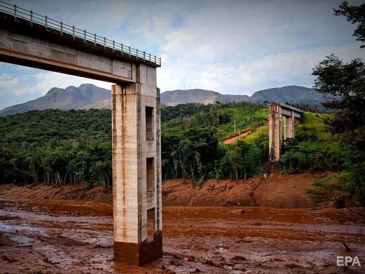 Жертвами прорыва плотины в Бразилии стали девять человек, 300 числятся пропавшими без вести