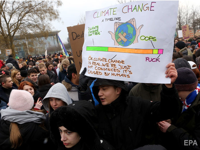 "У нас нет планеты Б". Европейские школьники вышли на митинги в защиту климата