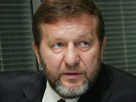 Кох: Бывший грузинский министр и враг российского президента Каха Бендукидзе, участвовавший во встрече, скончался всего через несколько недель после встречи якобы от проблем с сердцем