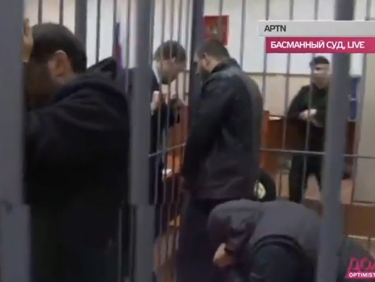 Двоим подозреваемым по делу Немцова предъявлены обвинения