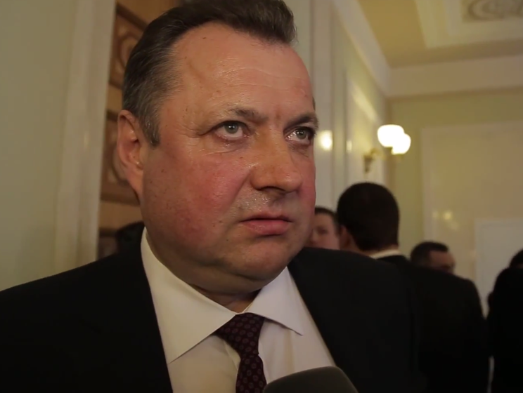 Отстраненный глава Госфининспекции обвинил правительство Яценюка в руководстве коррупционными схемами