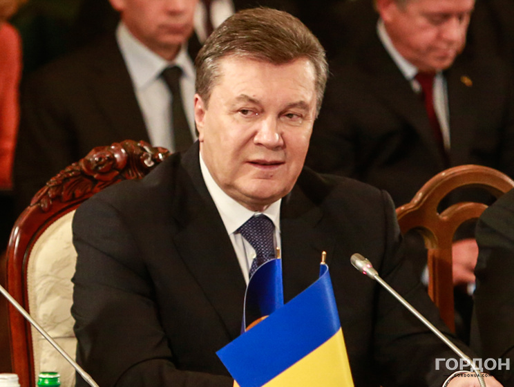 СМИ: Янукович лично присутствовал на похоронах сына в Севастополе