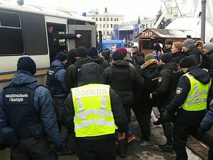 Арьев: Прокуратура должна дать оценку избыточному использованию силы полицией в Подольском районе Киева