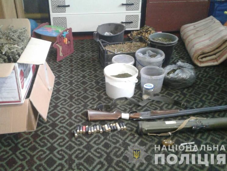 У жителя Харьковской области изъяли гранатомет, боеприпасы и 30 кг конопли – полиция