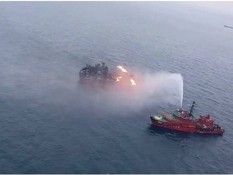 Танкери, що загорілися біля берегів Криму в середині січня, досі не погасили