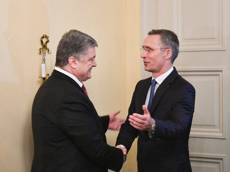 Столтенберг на встрече с Порошенко заявил, что НАТО продолжает придерживаться политики открытых дверей